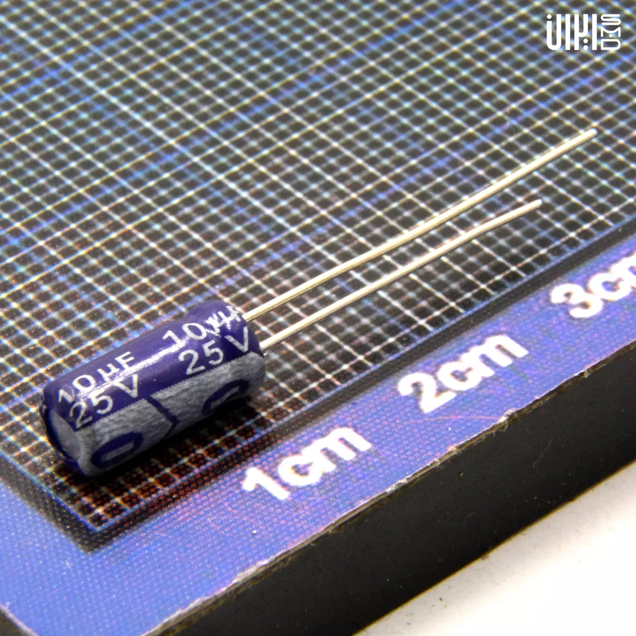 الکترولیت  10UF 25V