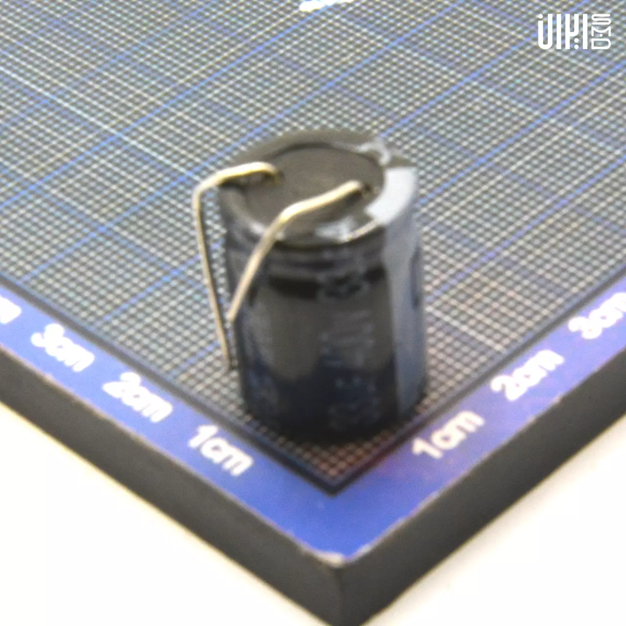 الکترولیت  33UF 400V