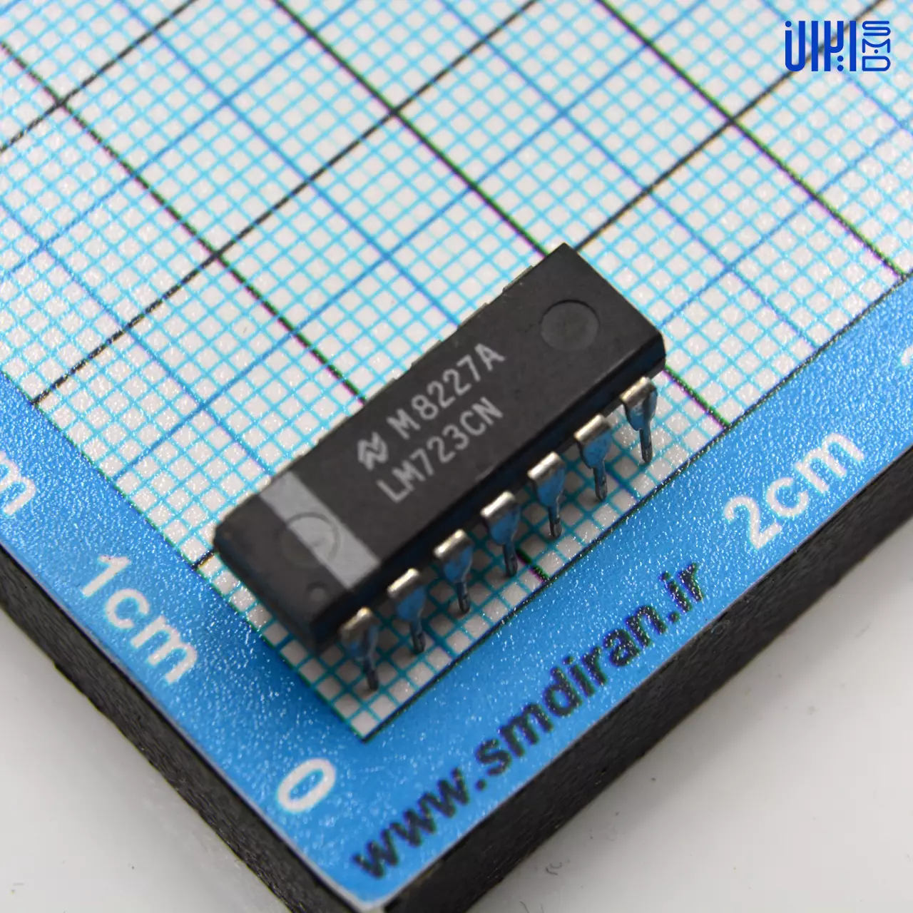 آی سی LM723